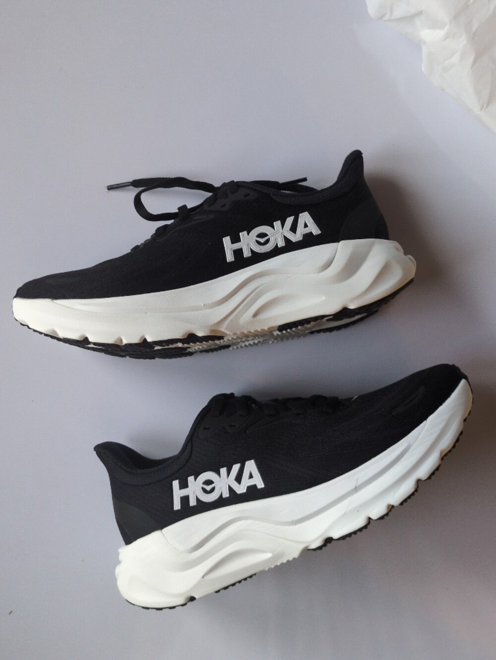 NIB Hoka Arahi 8 Womens Sz 7B Black White Athletic Shoes